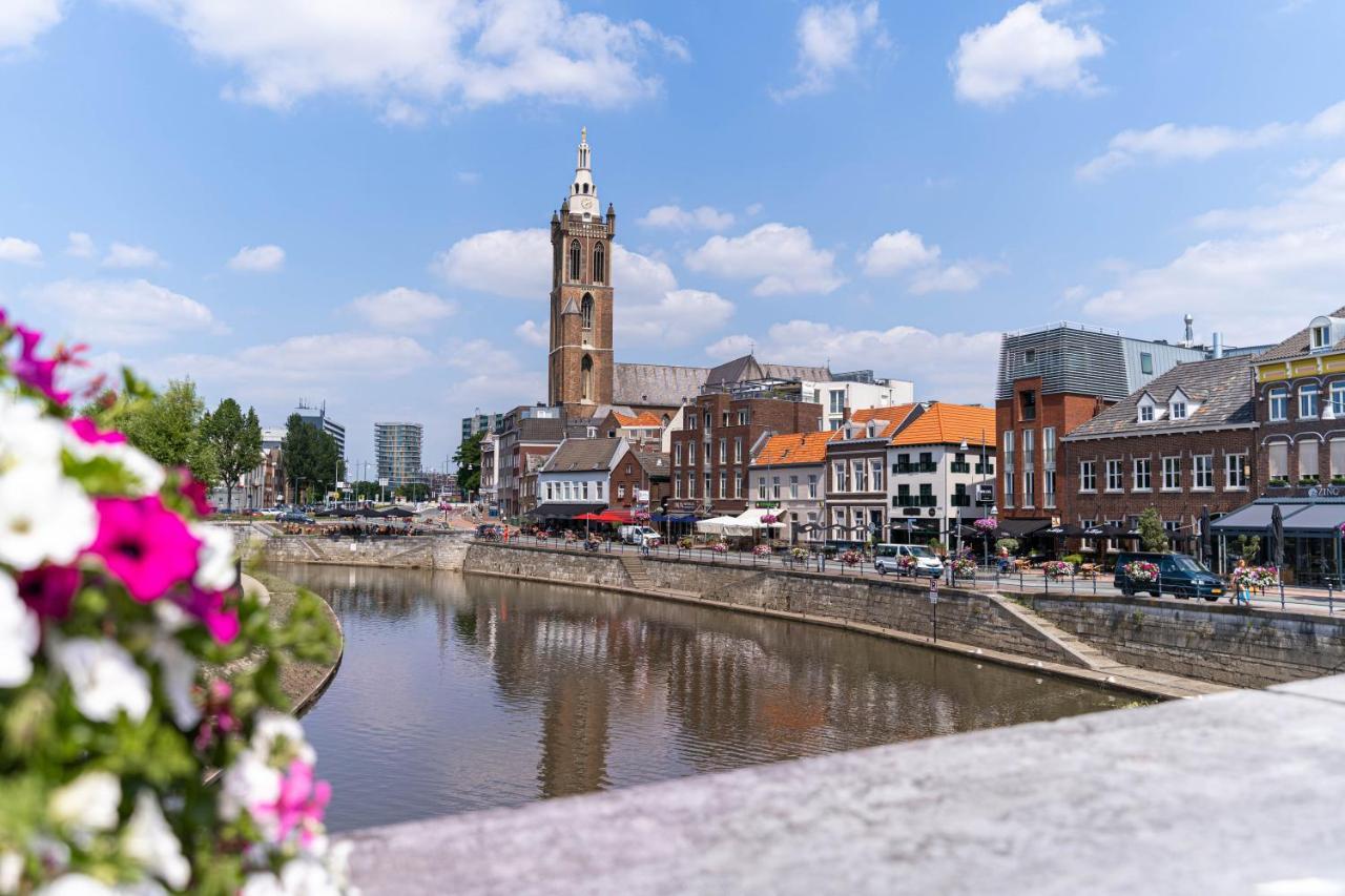 Het Arresthuis Roermond Buitenkant foto View of the centre of the town