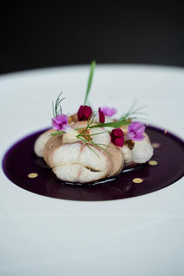 Het Arresthuis Roermond Buitenkant foto A dish of monkfish