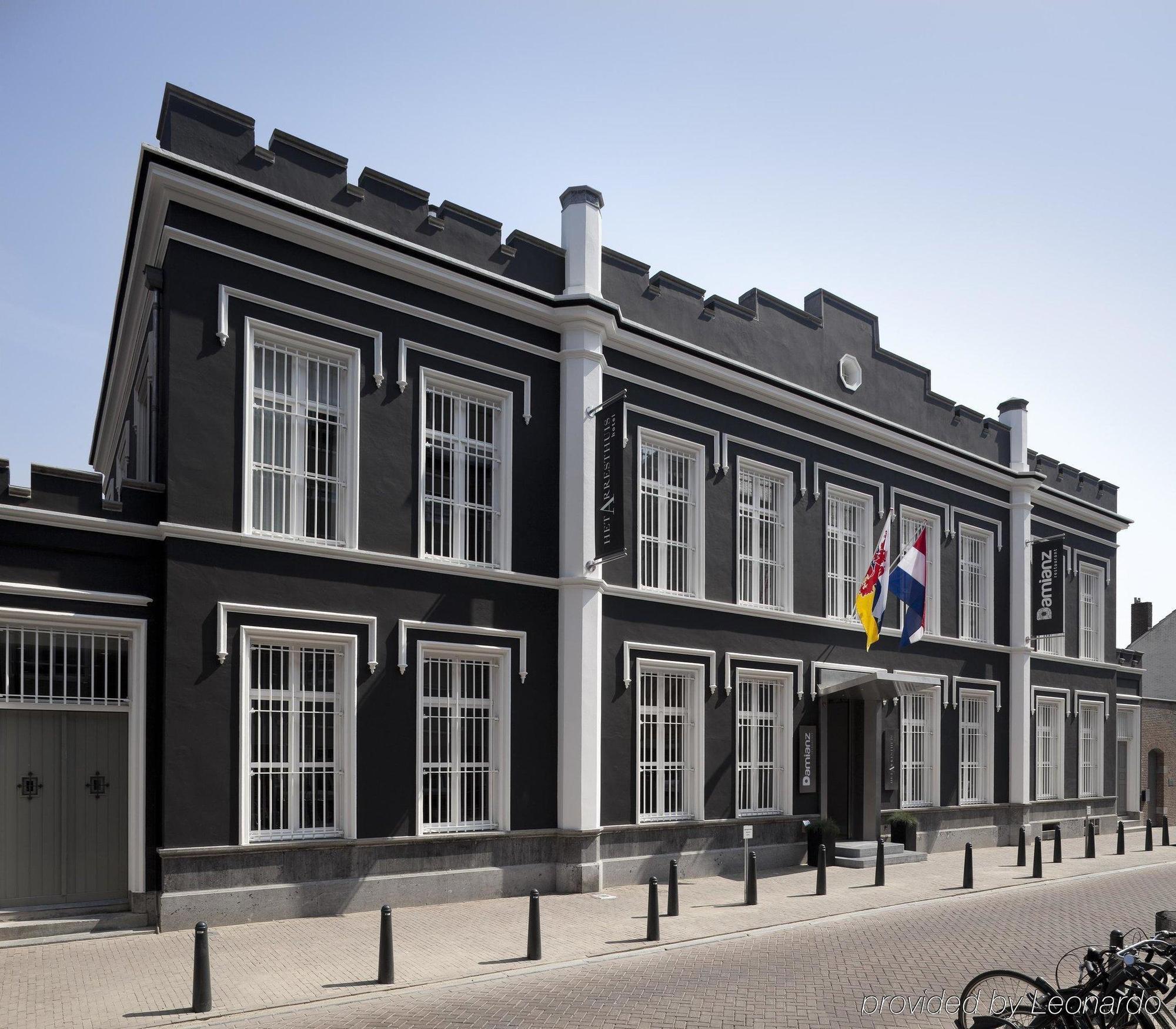 Het Arresthuis Roermond Buitenkant foto Town Hall