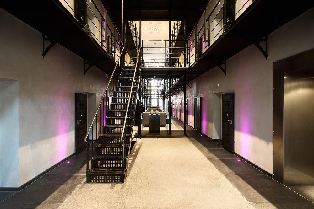 Het Arresthuis Roermond Buitenkant foto Interior of the hotel